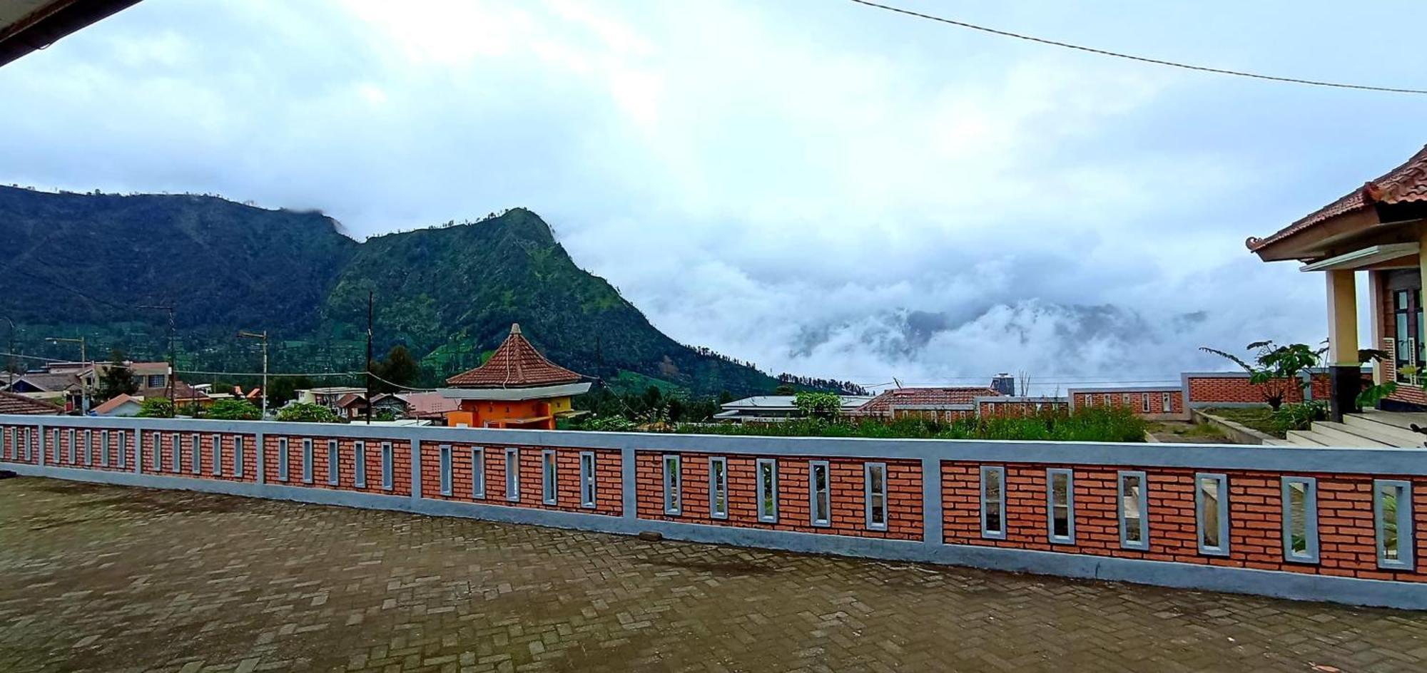 Bromo Holiday Guest House Ngadisari Екстериор снимка